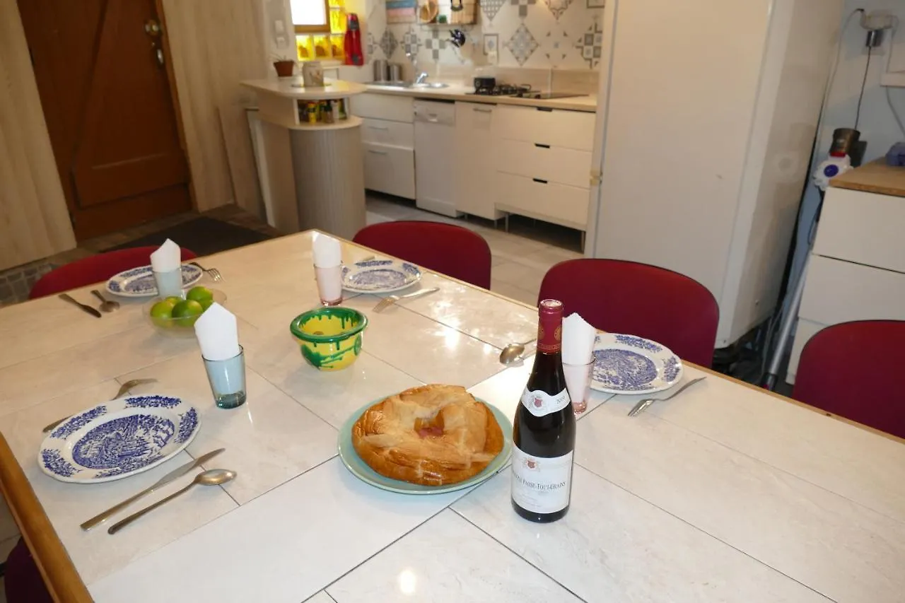 Chambre D'Hotes Des Jardins Fleuris Bed & Breakfast Quintenas